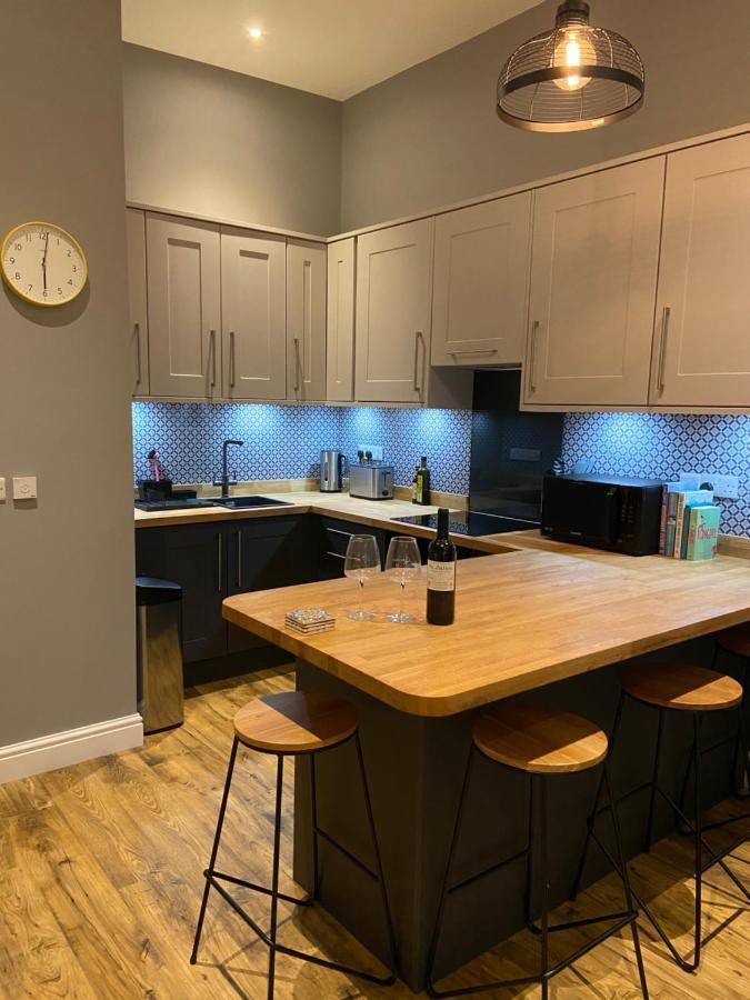 Stylish Tenby Apartment, Great Location, Parking エクステリア 写真